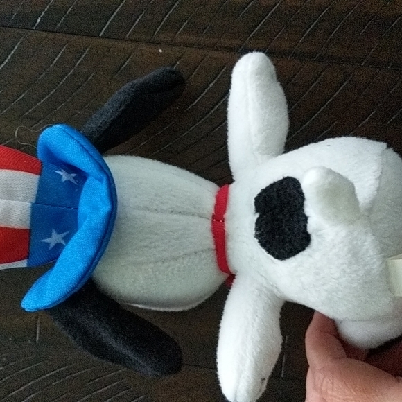 🛍️MetLife Snoopy Plush - Picture 3 of 9